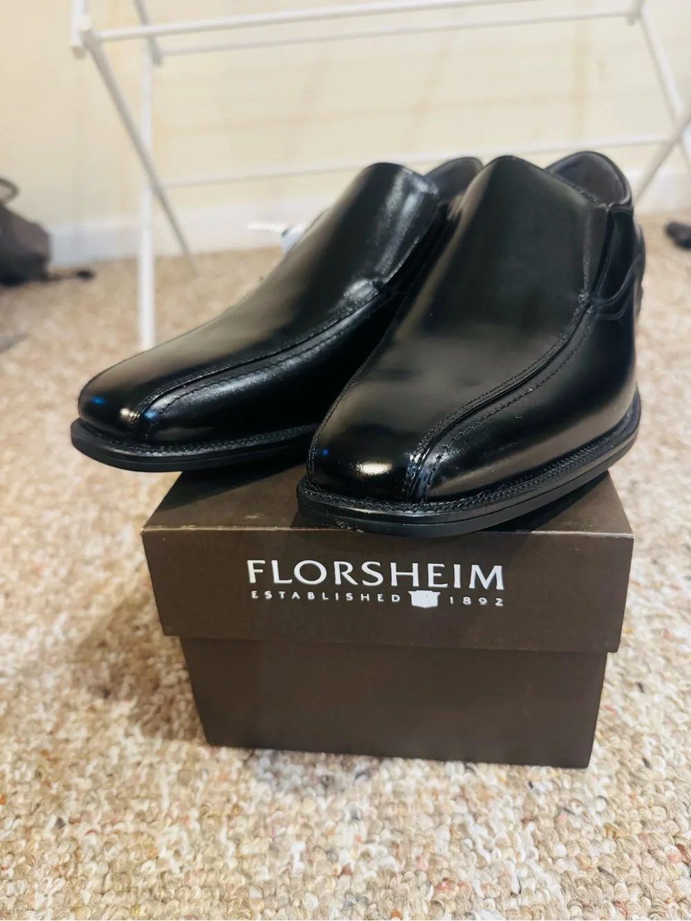 Florsheim Mens Black Leather Slip On Dress Shoes Memory Foam 9.5 M NWT Box